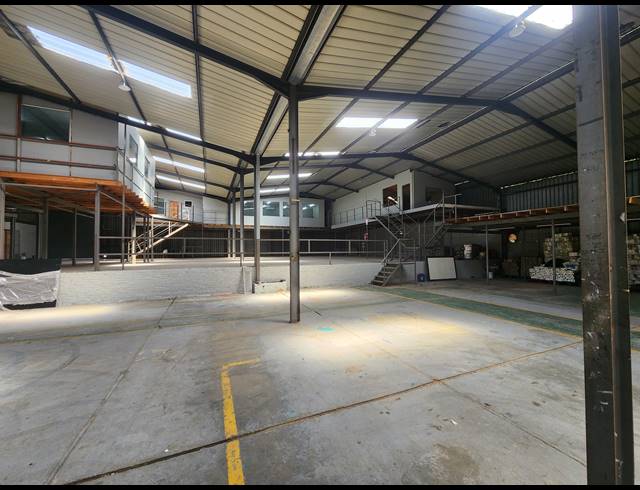 5,500M² WAREHOUSE FOR SALE IN WADEVILLE
